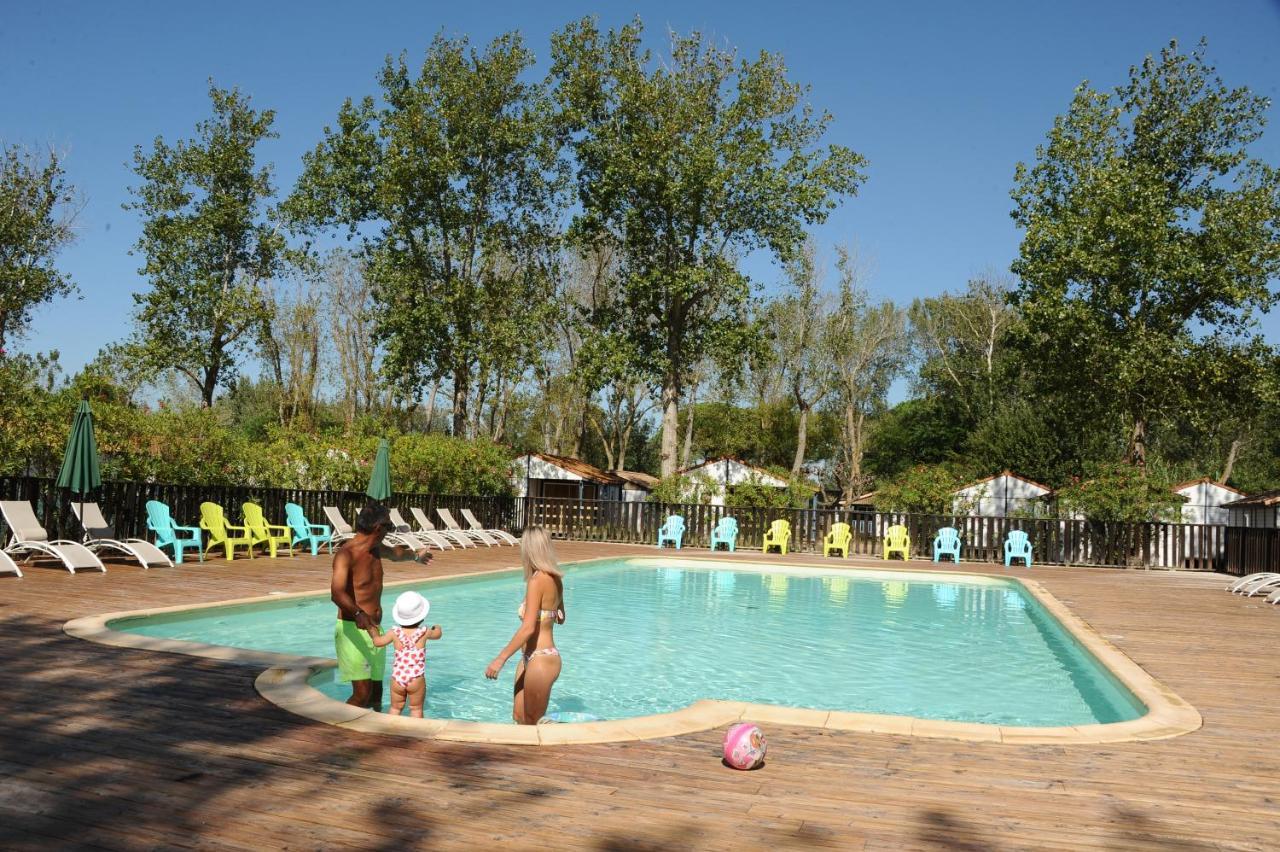 Camping La Dune Vias Bagian luar foto