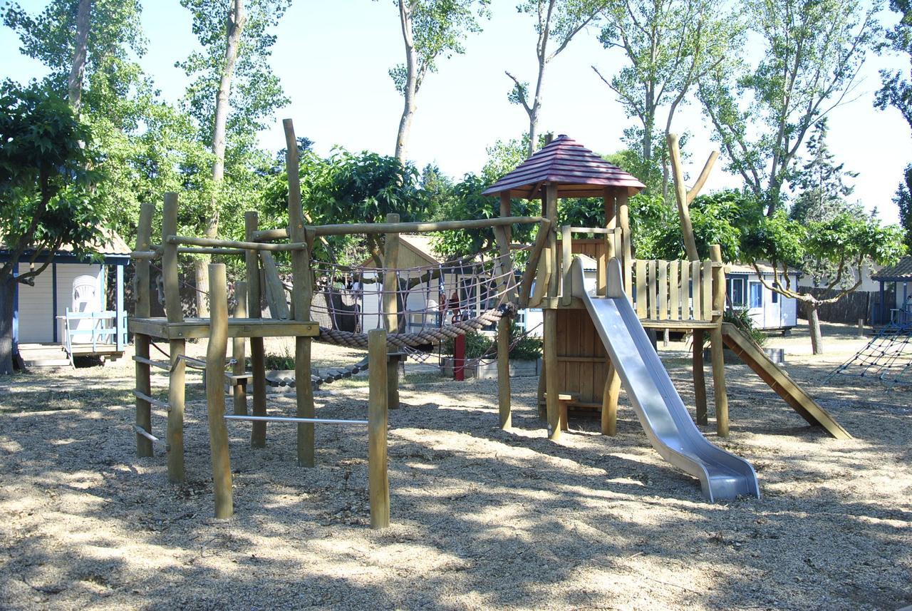 Camping La Dune Vias Bagian luar foto
